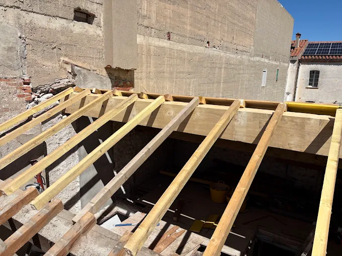 Travaux de charpente · Canet-en-Roussillon
