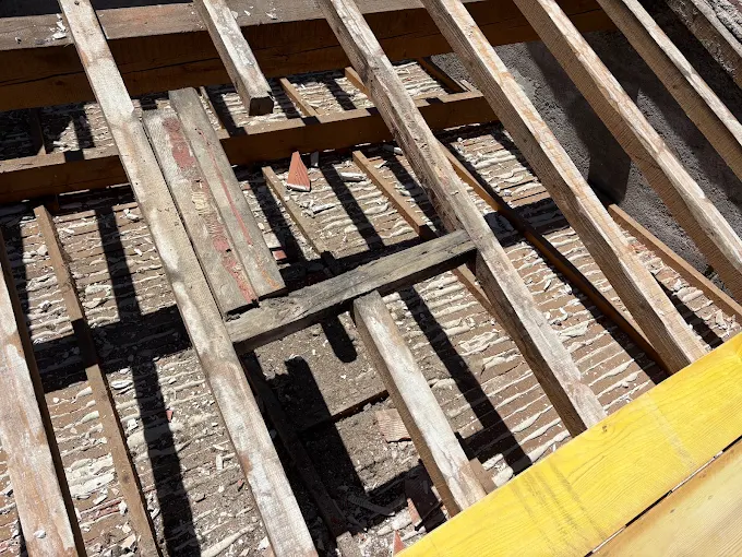Travaux de charpente · Narbonne