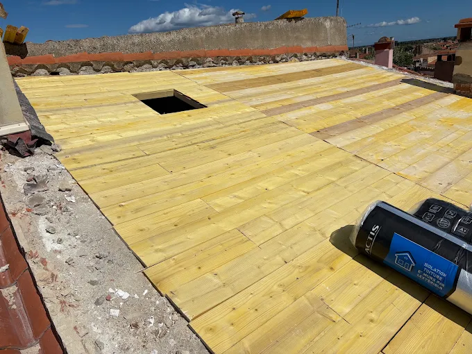 Travaux de couverture · Narbonne
