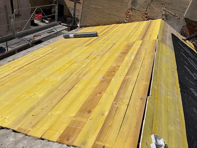 Travaux de couverture · Limoux
