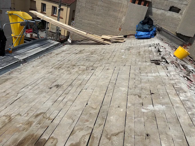Travaux de couverture · Le Soler