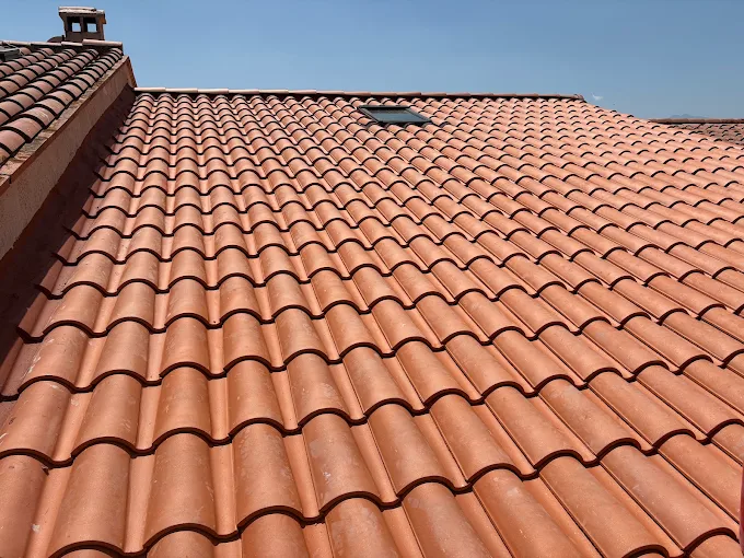 Travaux de couverture · Thuir